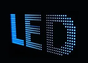 LED in blauer Schrift